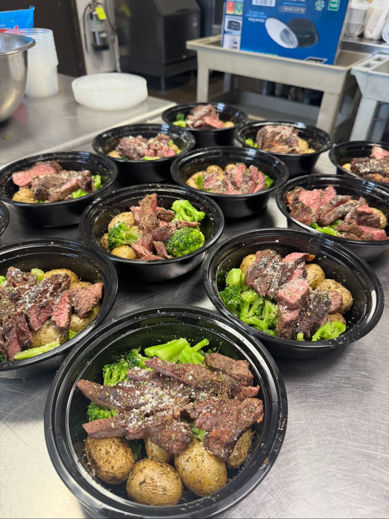 Garlic steak with potatoes and broccoli meal prep